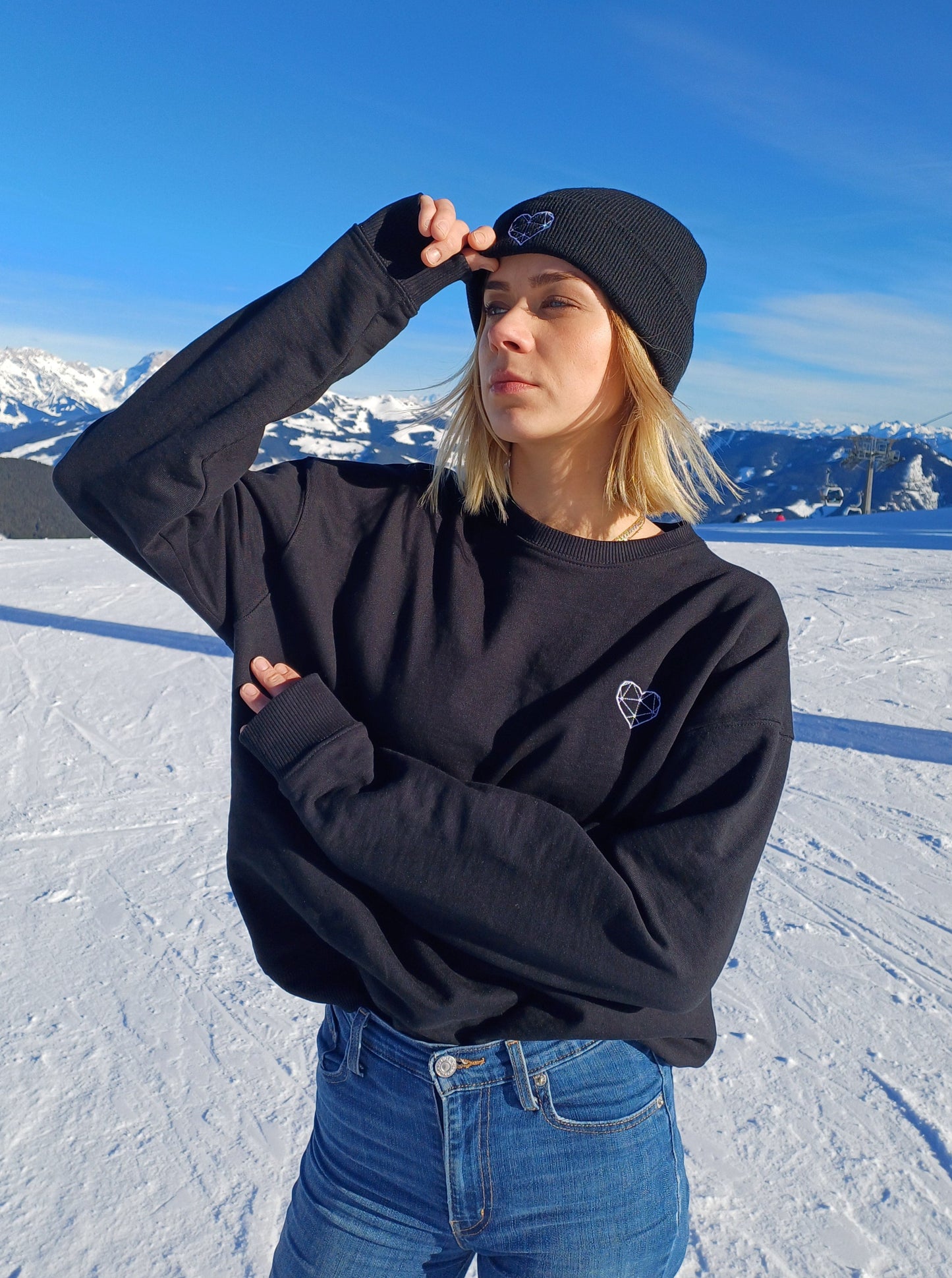 Sweater - KAT black