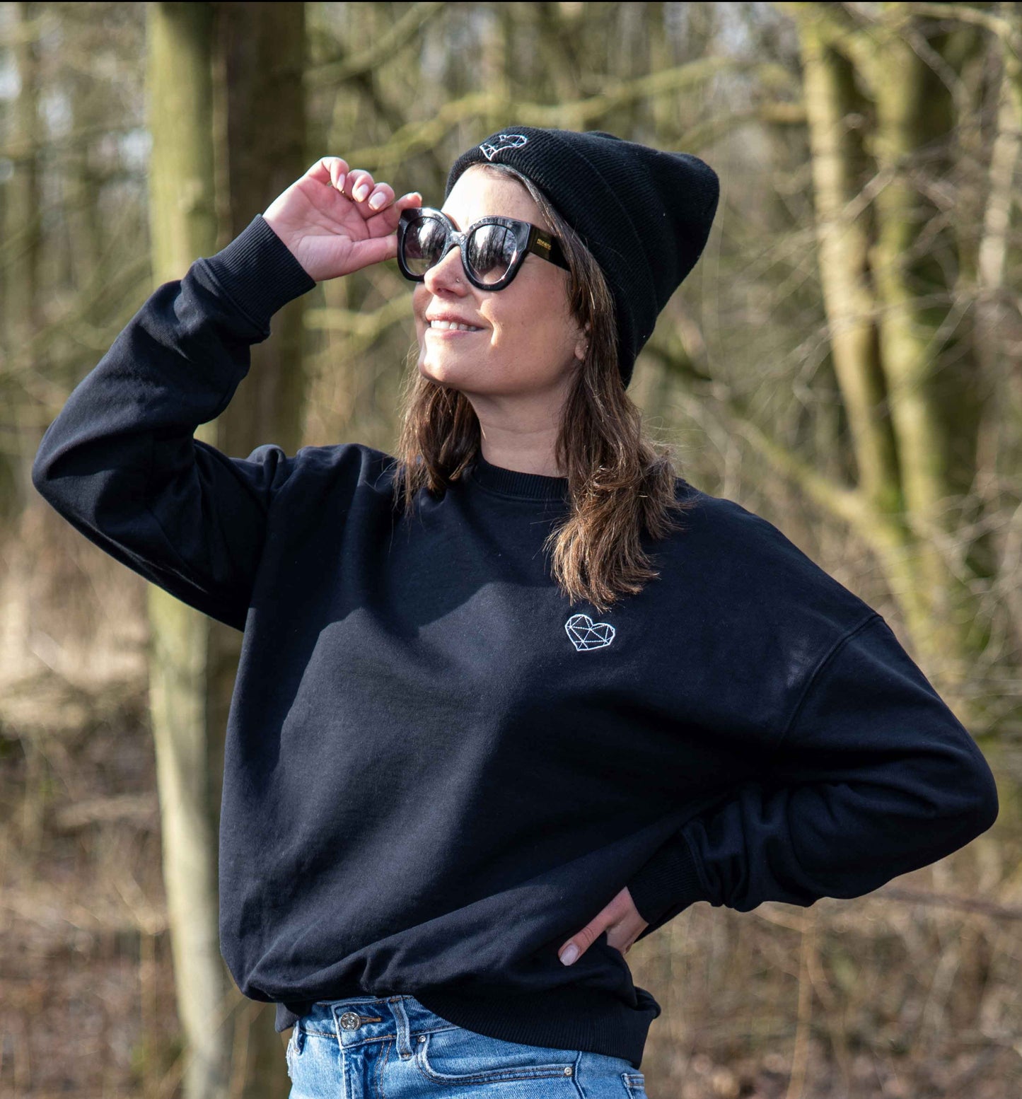 Sweater - KAT black