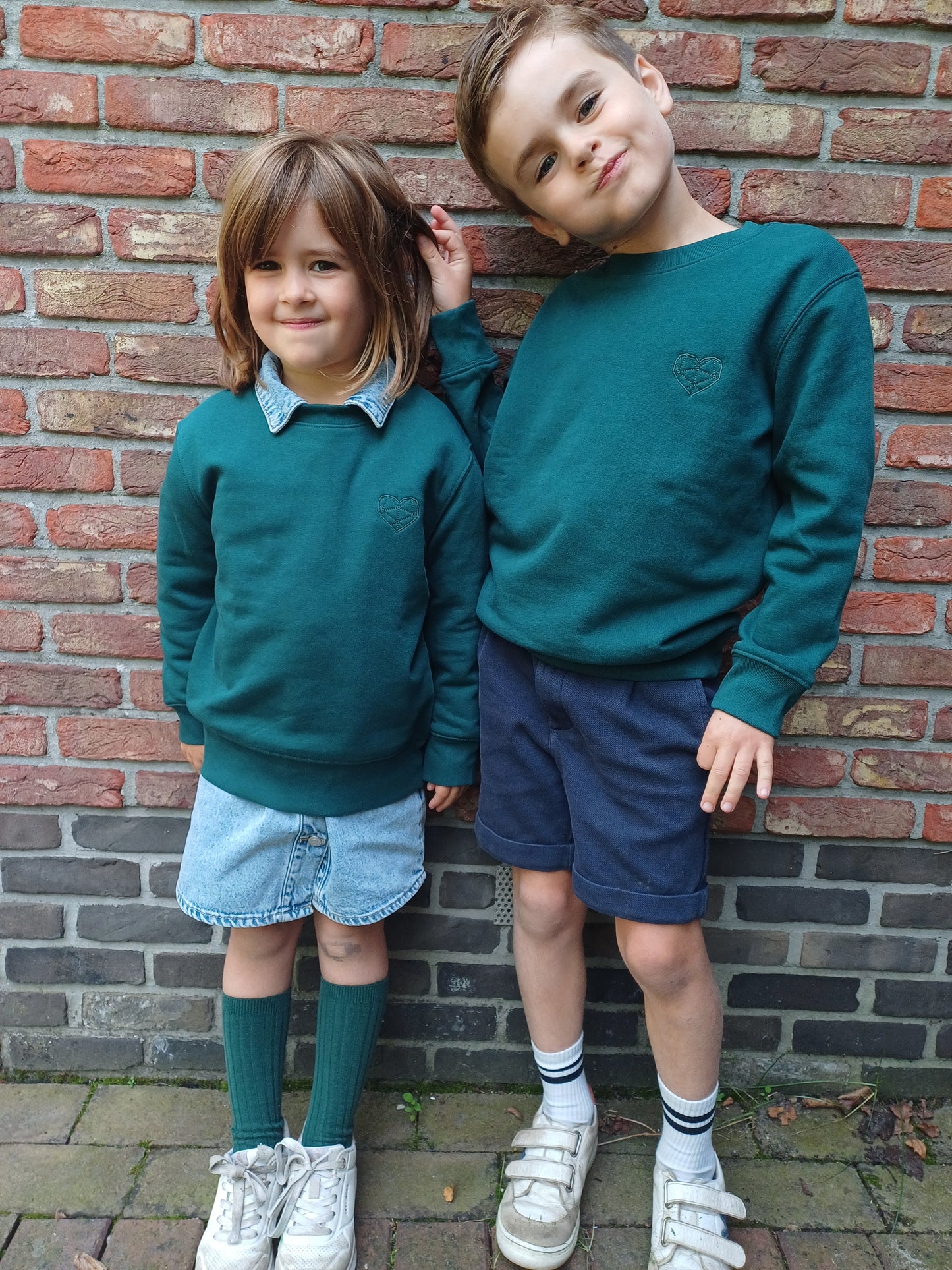 KIDS sweater green heart