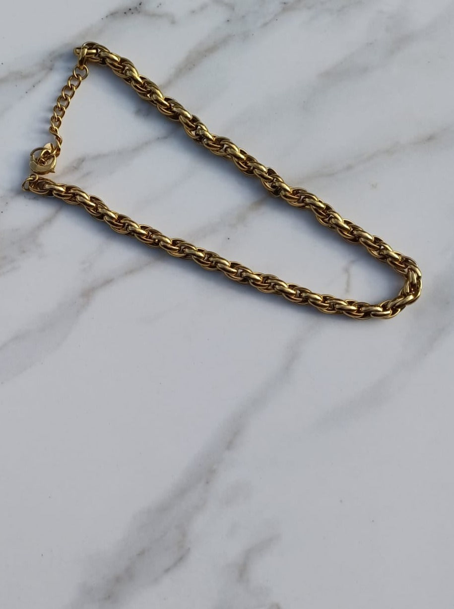 Statement necklace